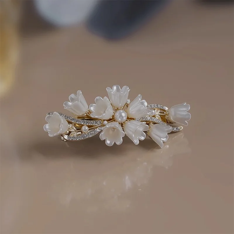 Elegant Pearl Lily of the Vall - Tie Bar Clip recensione e prezzo