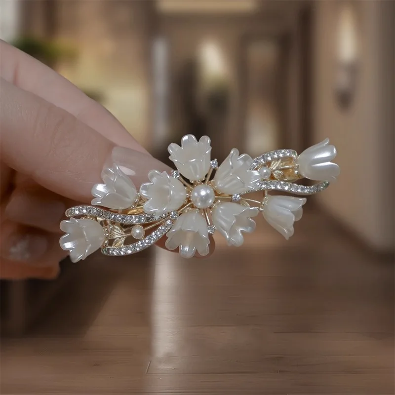 Elegant Pearl Lily of the Vall - Tie Bar Clip recensione e prezzo