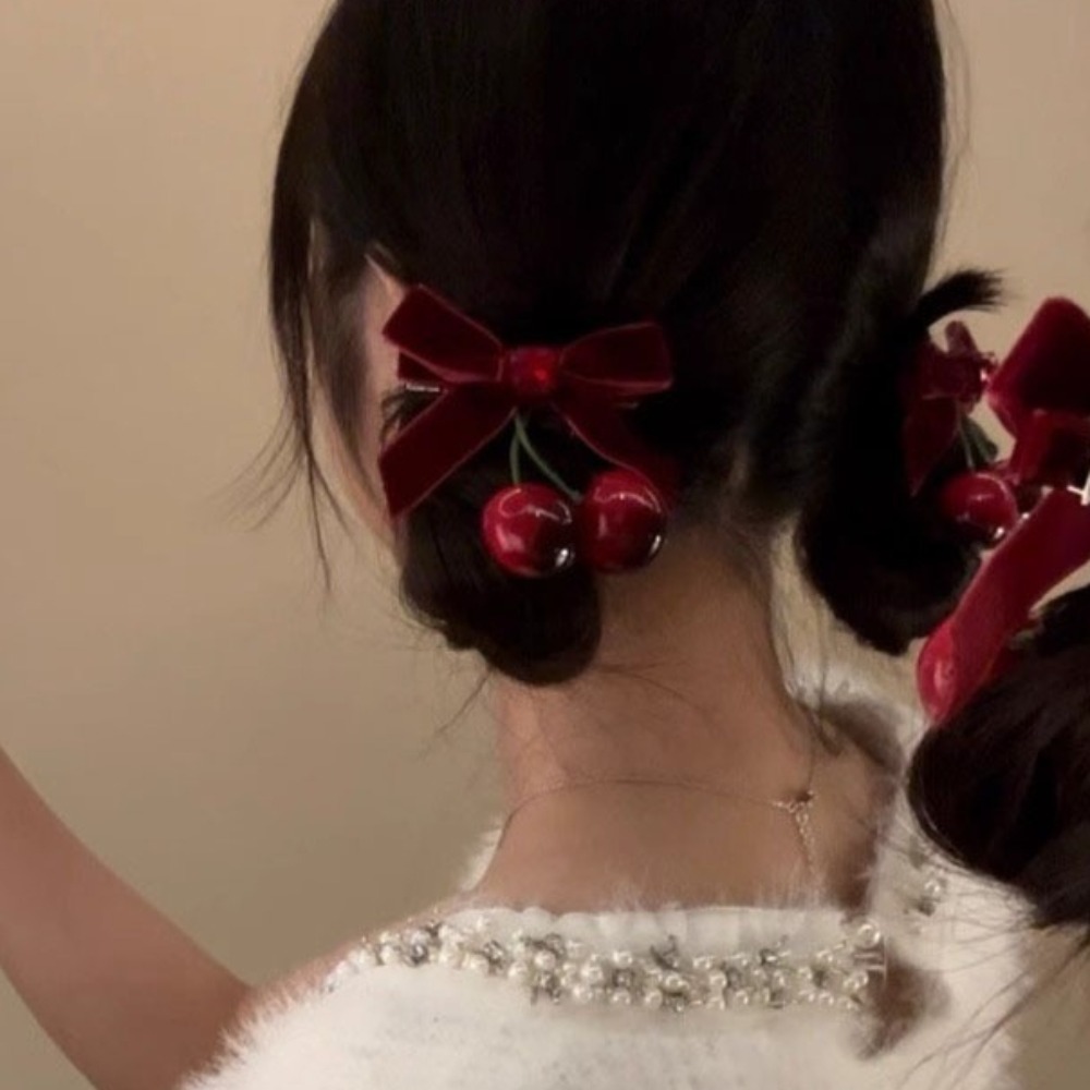 Velvet Bow Red Cherry Hairpins - Tie Bar Clip recensione e prezzo